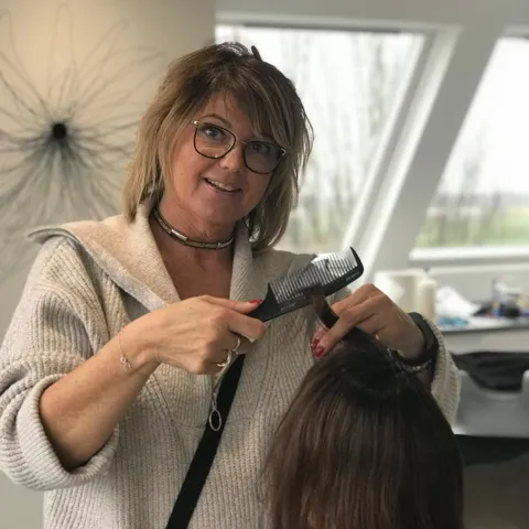 Yasmine L’Huillier, fondatrice de Hair System